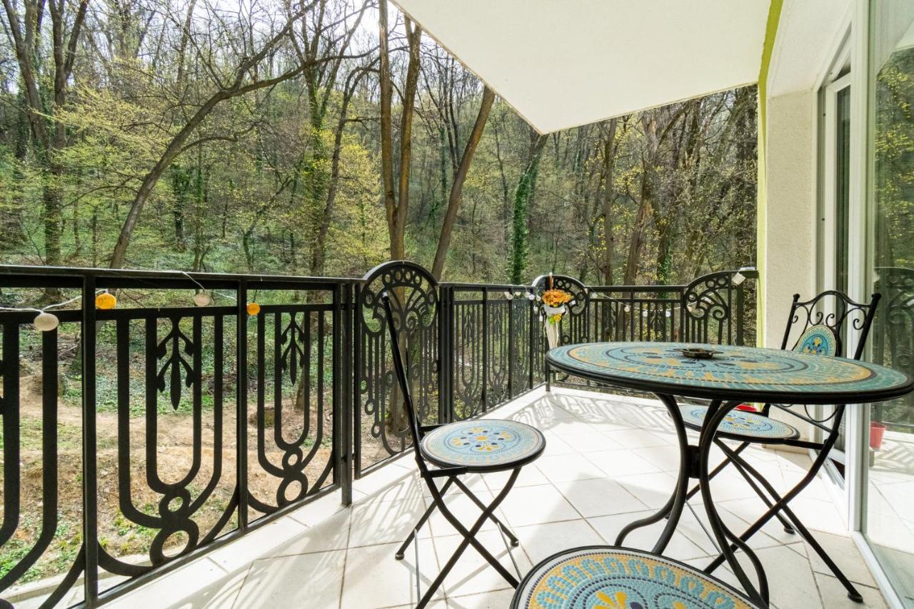 Nature Apartment - Minutes Away From The Old Town And Afi Mall Braşov Exterior foto