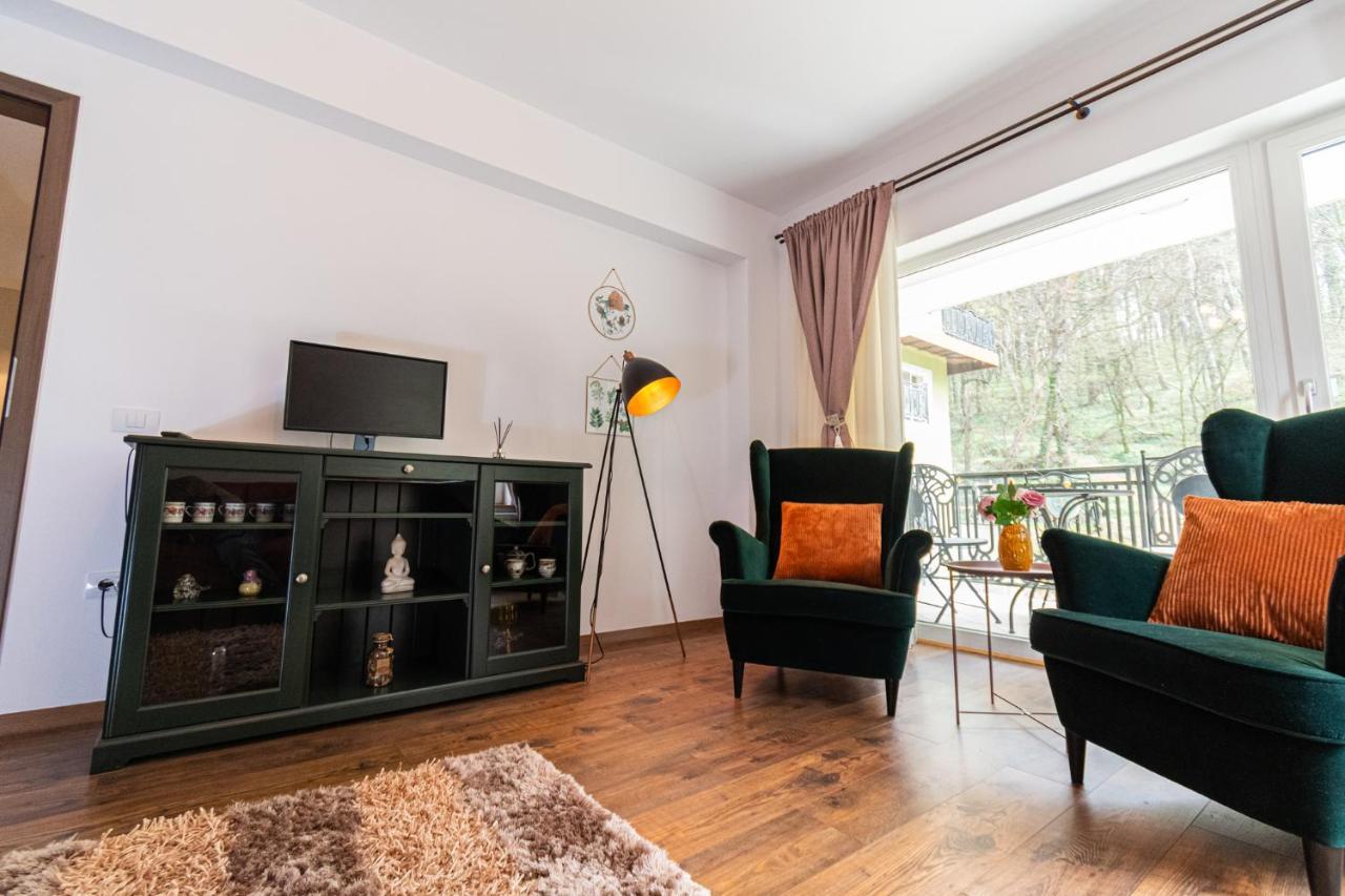 Nature Apartment - Minutes Away From The Old Town And Afi Mall Braşov Exterior foto